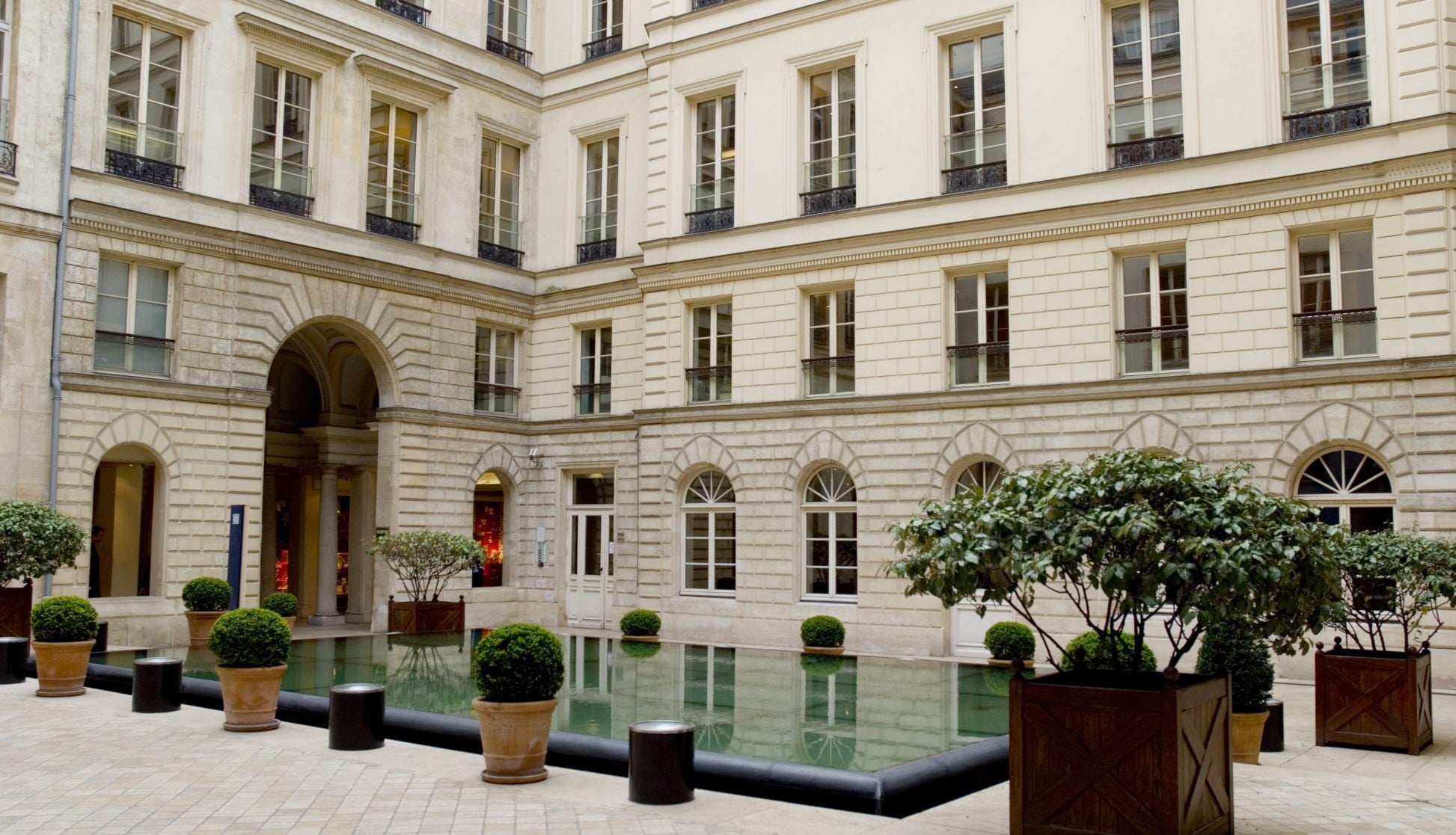 Cour intérieure d’un immeuble haussmannien